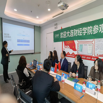 商學(xué)院赴校外實(shí)踐教學(xué)基地開展文化經(jīng)紀(jì)人服務(wù)交流活動